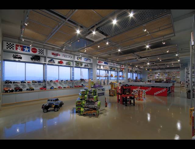 1,753M² WAREHOUSE RENTED IN SALT RIVER